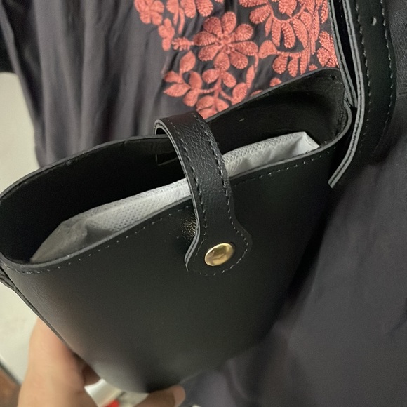 LOV Black Sling Bag | NWT - Picture 8 of 10